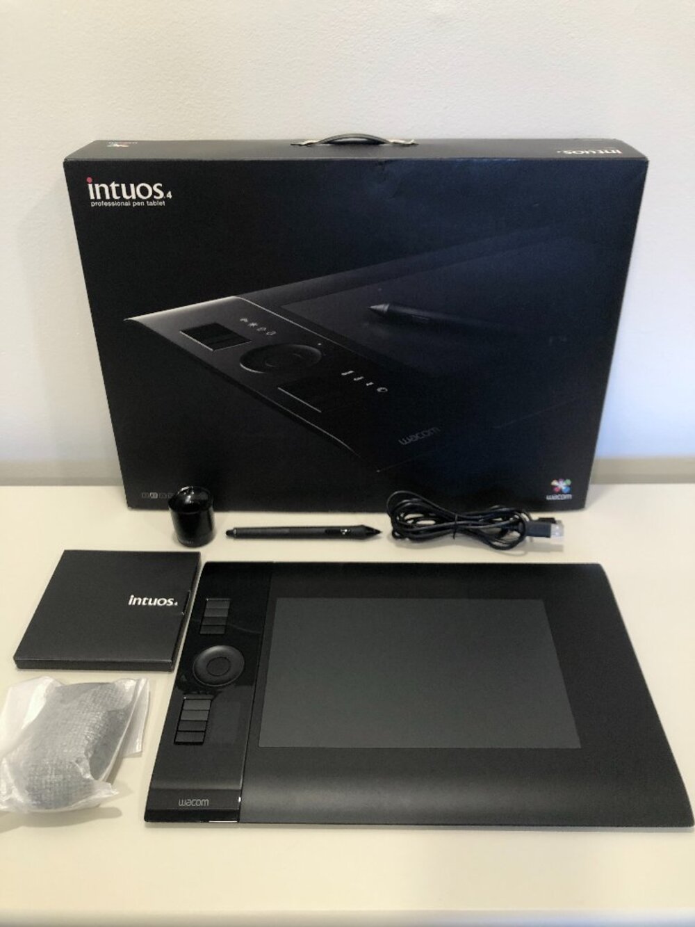 Wacom Intuos 4 Professional Pen Tablet PTK-640 (Medium)